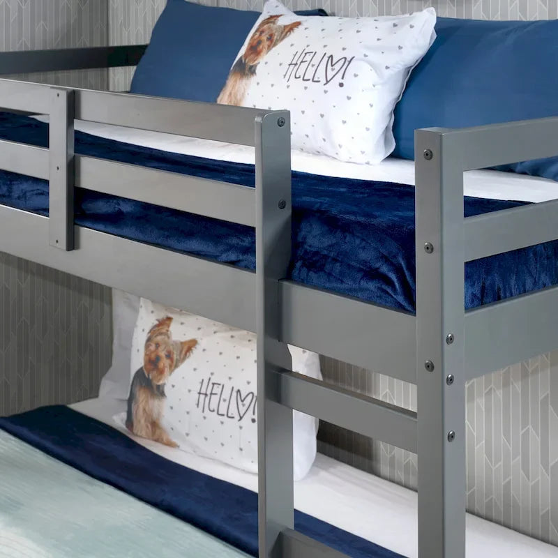 Lit mezzanine double en bois polyvalent avec lattes intégrées et barrière de sécurité