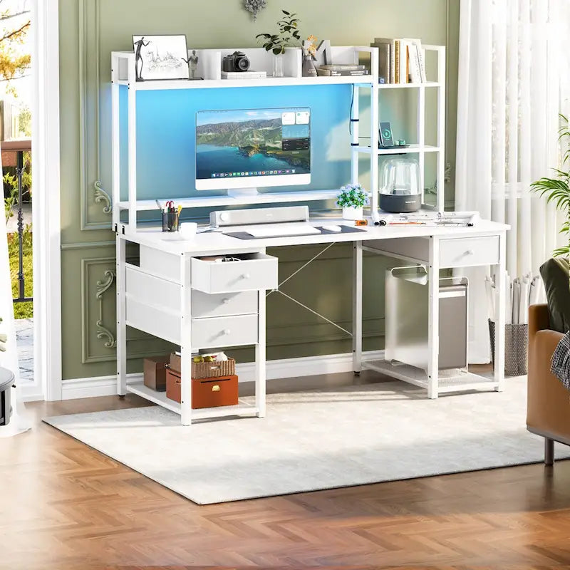 Bureau gaming avec étagère et tiroirs, bureau d'ordinateur avec station de charge et éclairage LED