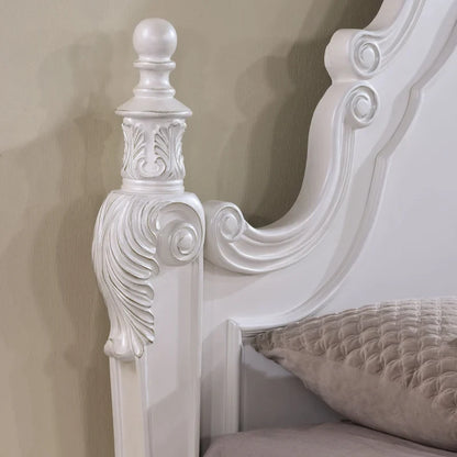 Lit à baldaquin traditionnel Eugene en bois massif cerisier foncé avec détails sculptés, de la marque Furniture of America