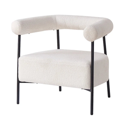 Fauteuil d'appoint moderne en tissu bouclé, avec accoudoirs incurvés et structure en métal noir.