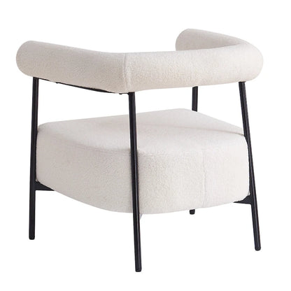 Fauteuil d'appoint moderne en tissu bouclé, avec accoudoirs incurvés et structure en métal noir.
