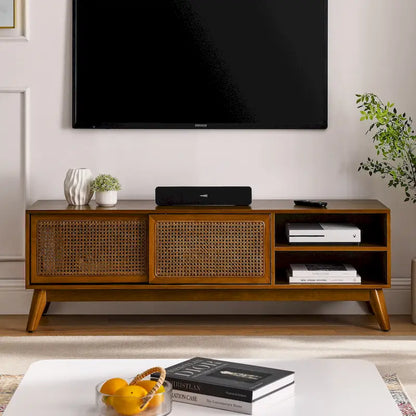 Meuble TV vintage en rotin avec 2 placards de rangement et 4 pieds en bois, idéal pour le salon, la chambre et le bureau.