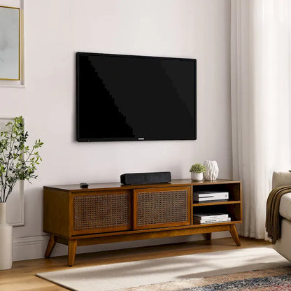Meuble TV vintage en rotin avec 2 placards de rangement et 4 pieds en bois, idéal pour le salon, la chambre et le bureau.