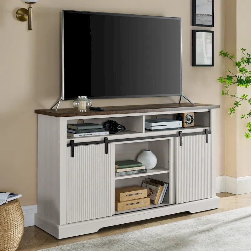 Meuble TV rustique avec portes coulissantes de style grange, étagères de rangement supérieures et inférieures et étagères réglables pour salon