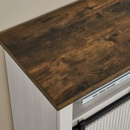 Meuble TV rustique avec portes coulissantes de style grange, étagères de rangement supérieures et inférieures et étagères réglables pour salon