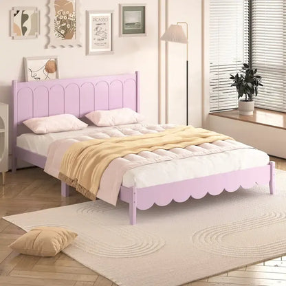 Lit plateforme en bois de style rétro, format queen, avec tête de lit rectangulaire
