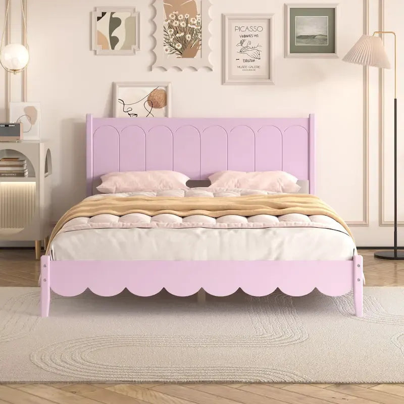 Lit plateforme en bois de style rétro, format queen, avec tête de lit rectangulaire