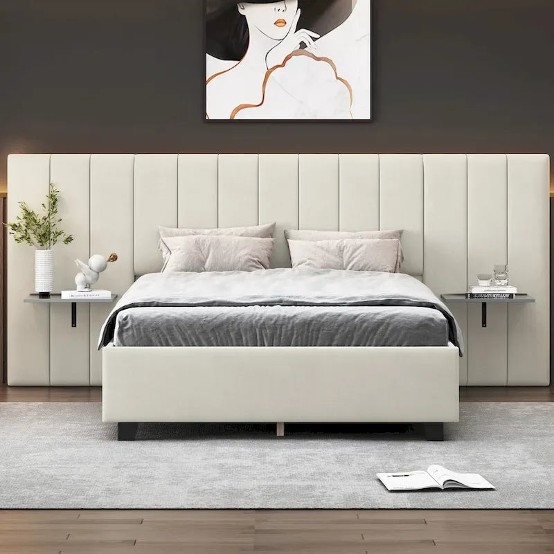 Lit plateforme moderne recouvert de velours avec grande tête de lit