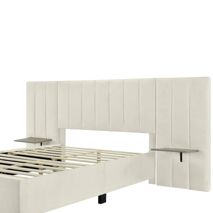 Lit plateforme moderne recouvert de velours avec grande tête de lit