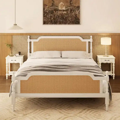 Lit plateforme traditionnel King Size avec tête et pied de lit en rotin