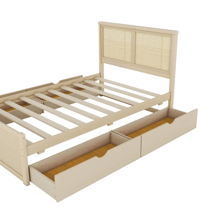 Lit plateforme de rangement en bois naturel antique, 4 tiroirs et tête de lit en rotin.