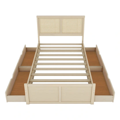 Lit plateforme de rangement en bois naturel antique, 4 tiroirs et tête de lit en rotin.