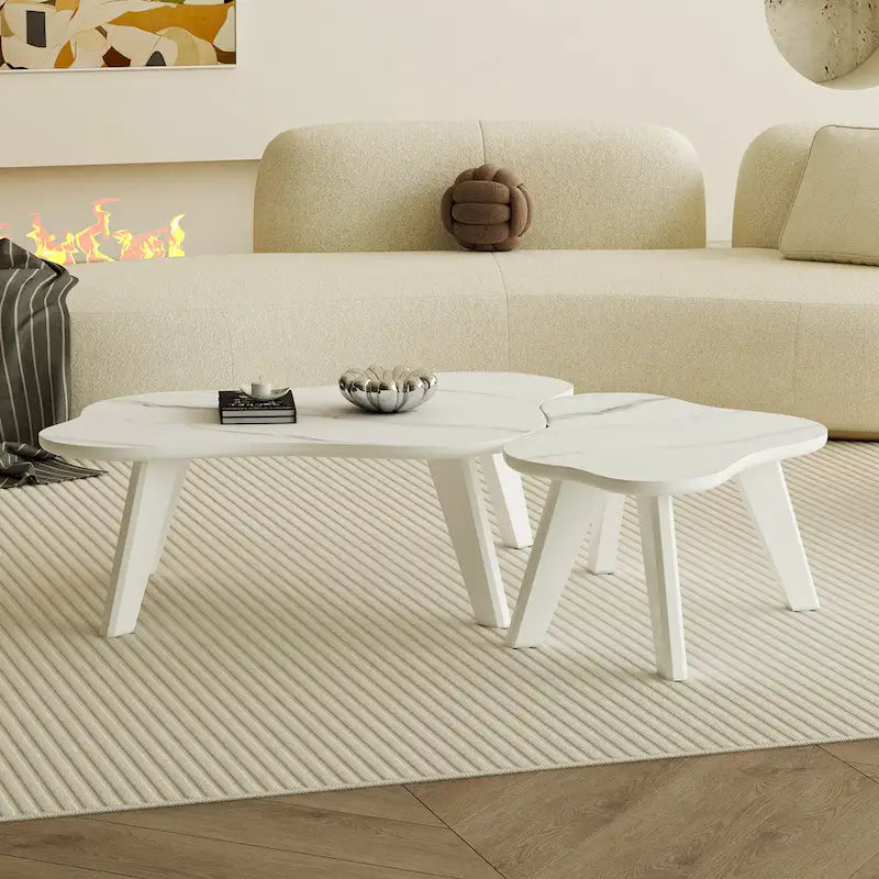 Ensemble de deux tables basses modernes en forme de nuage, avec pieds en bois massif et panneau en MDF, pour le salon.
