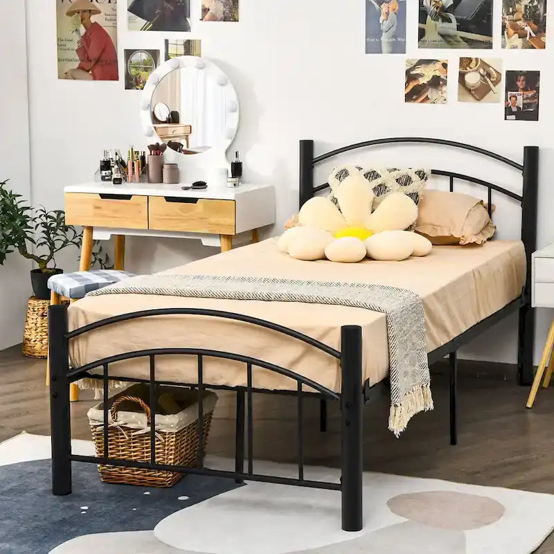 Cadre de lit en métal Costway pour lits simples, doubles et queen, avec matelas plateforme