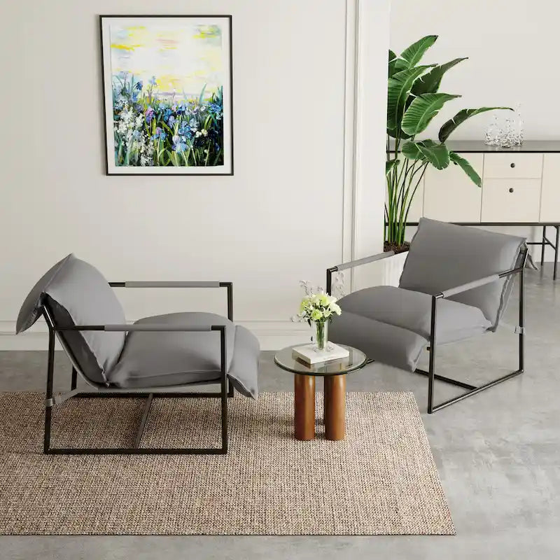 Ensemble de 2 fauteuils d'appoint en tissu avec structure en métal et dossier suspendu.