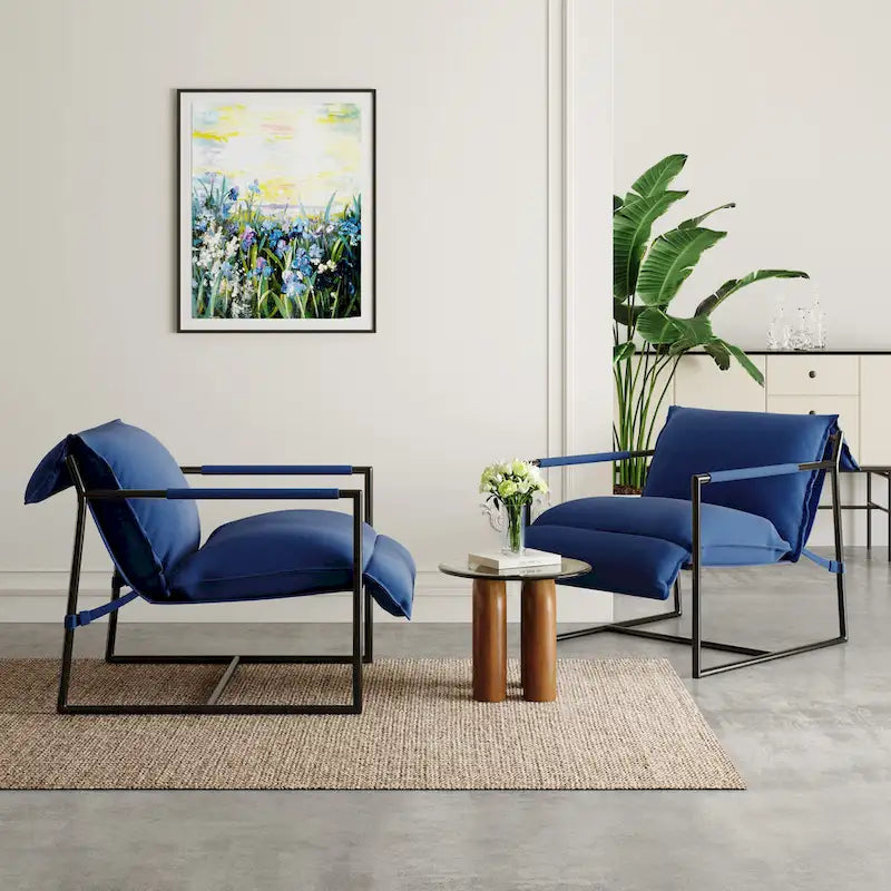 Ensemble de 2 fauteuils d'appoint en tissu avec structure en métal et dossier suspendu.