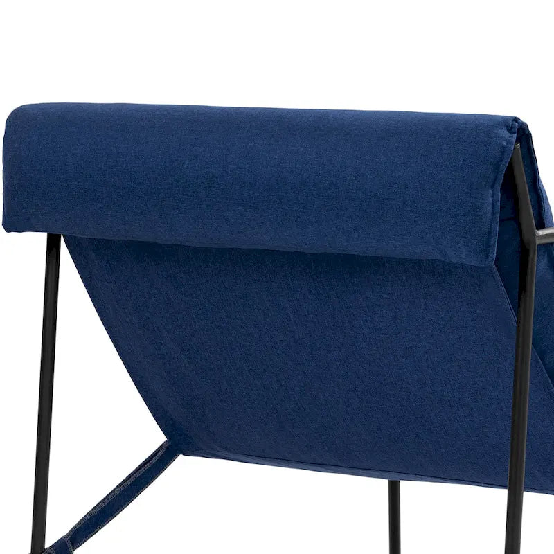 Ensemble de 2 fauteuils d'appoint en tissu avec structure en métal et dossier suspendu.