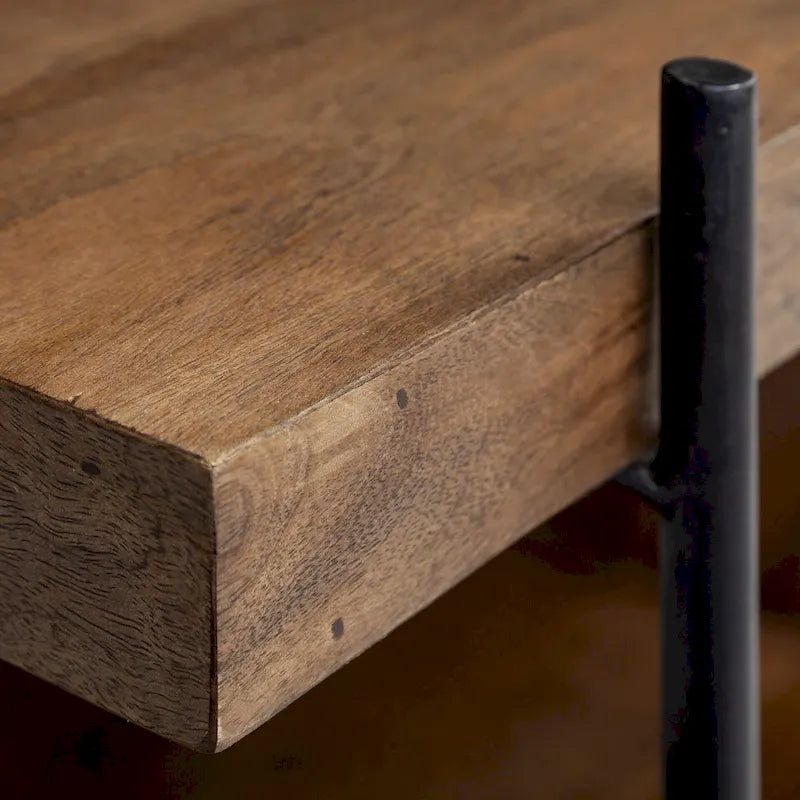 Table d'appoint/de chevet Maddox en bois massif brun moyen avec structure en métal noir, en forme de C