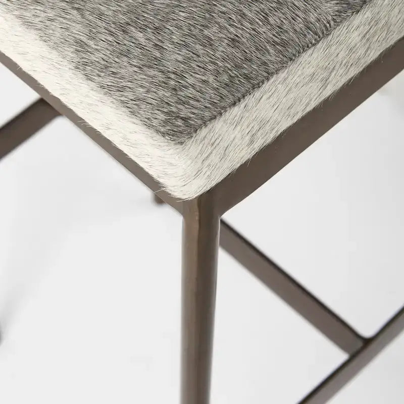 Tabouret de bar Millie, assise en cuir véritable noir et structure en métal nickelé