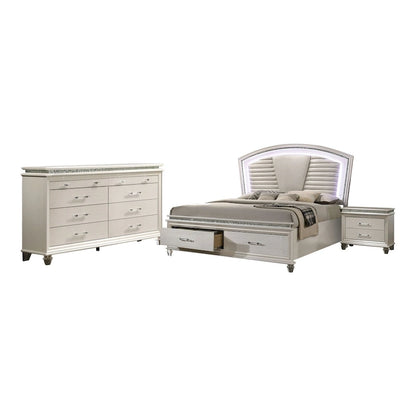 Ensemble lit plateforme 3 pièces Xian Glam en bois massif blanc avec table de chevet et commode et éclairage LED, par Furniture of America