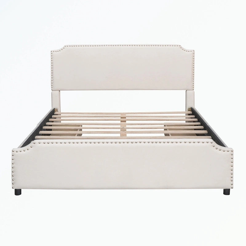 Lit plateforme capitonné avec tête et pied de lit à clous décoratifs