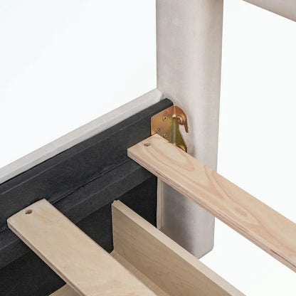 Lit plateforme capitonné avec tête et pied de lit à clous décoratifs