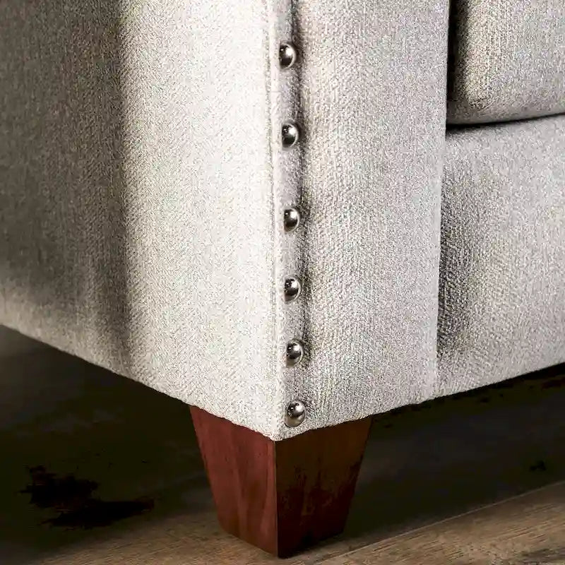 Canapé Kenwood Transitional gris clair, revêtement en tissu, garniture cloutée, accoudoirs inclinés, par Furniture of America