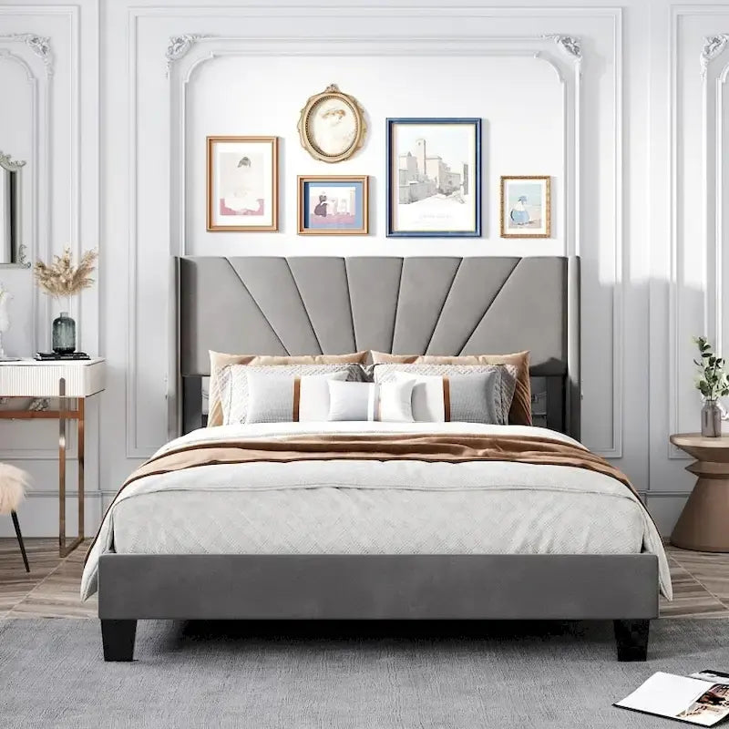 Lit plateforme rembourré en velours, format queen, sommier requis