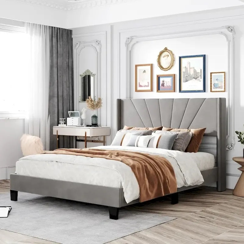 Lit plateforme rembourré en velours, format queen, sommier requis
