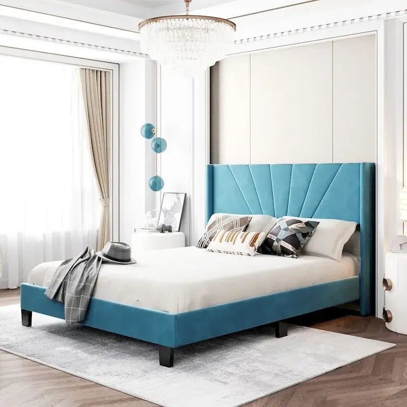 Lit plateforme rembourré en velours, format queen, sommier requis