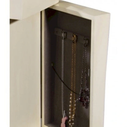 Armoire à bijoux antique blanche Paris