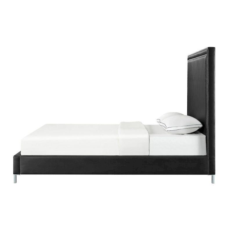 Lit Queen en bois massif noir, recouvert de similicuir et orné de clous décoratifs