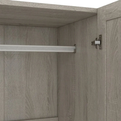 Armoire à trois portes avec étagères