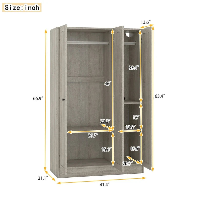 Armoire à trois portes avec étagères