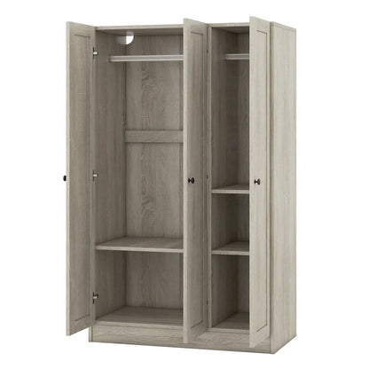 Armoire à trois portes avec étagères