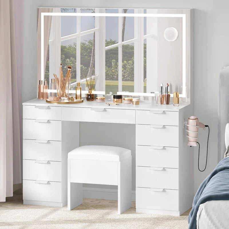 Meuble-lavabo Moasis 46 avec prise intégrée, miroir éclairé et support pour sèche-cheveux - 55,8 cm H x 46 cm L x 11,7 cm P