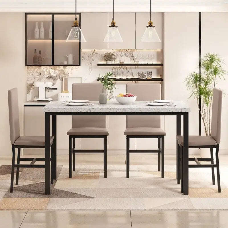 Ensemble de salle à manger Grondin style moderne du milieu du siècle, composé d'une table et de 4 chaises assorties en similicuir, avec plateau en faux marbre.