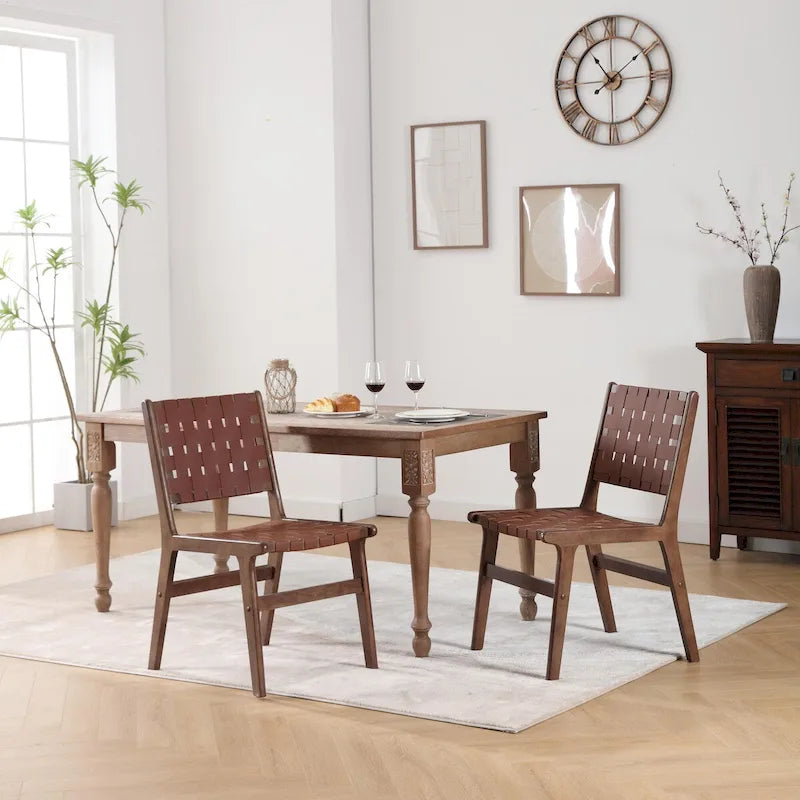 Chaise de salle à manger en cuir tressé, pieds en bois massif, convenant à la salle à manger et au salon.